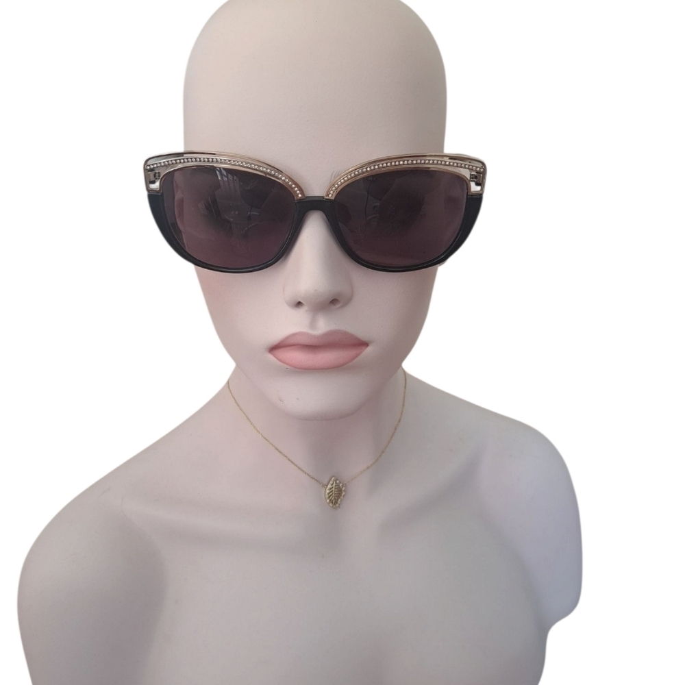 Azarro Paris Elegant Black and Gold Women's Sunglasses AZ 32029 - Picture 4 of 15